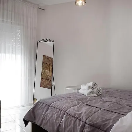 Egnatia Flat דירה